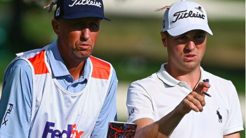 Justin Thomas HAILS new caddie Bones Mackay for THIS gesture of dedication